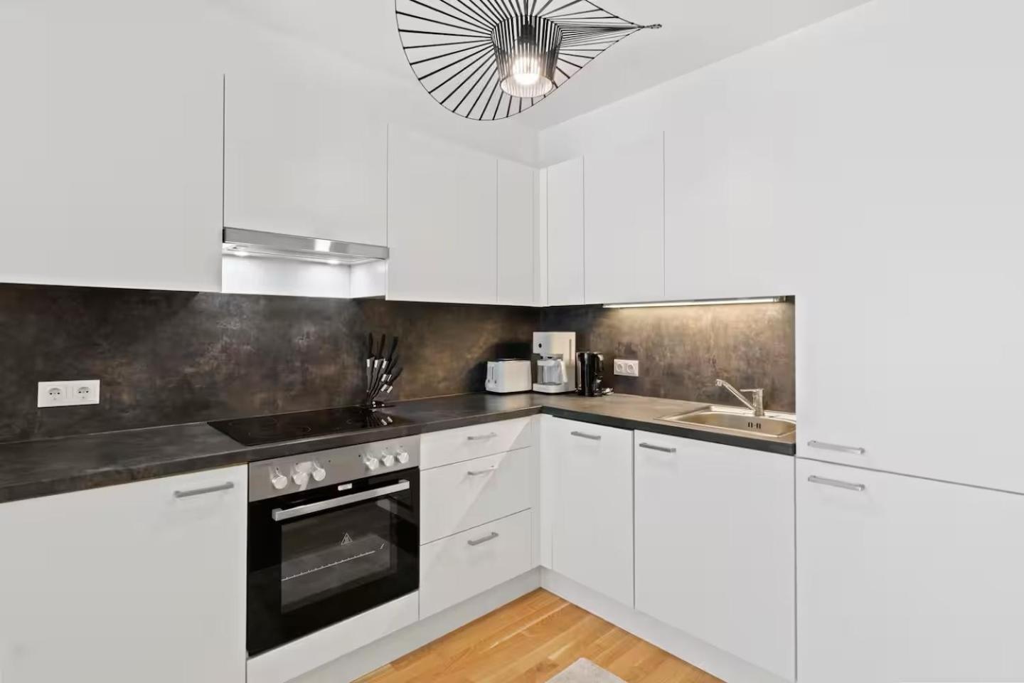 Fast Wifi I 3 Min Walk To Metro I On-site Parking For 19,90 Eur Appartement *